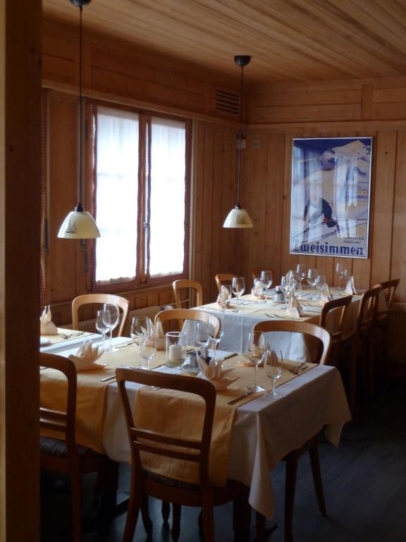 Gasthof Derby Zweisimmen Exterior photo