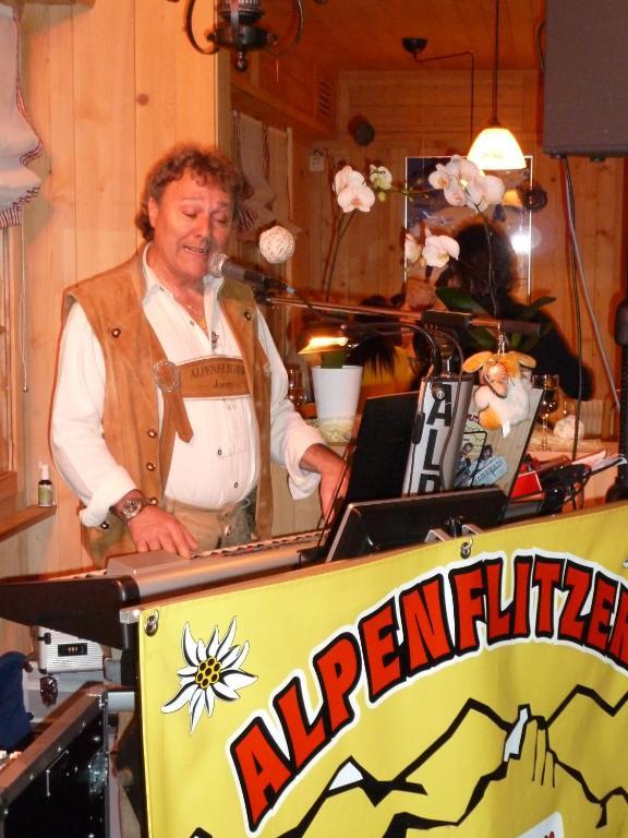 Gasthof Derby Zweisimmen Exterior photo