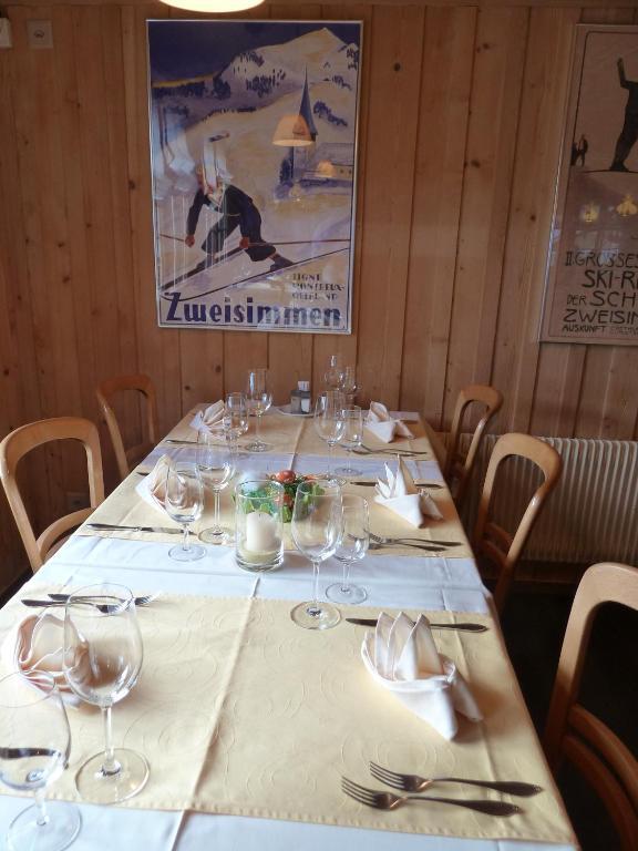 Gasthof Derby Zweisimmen Exterior photo